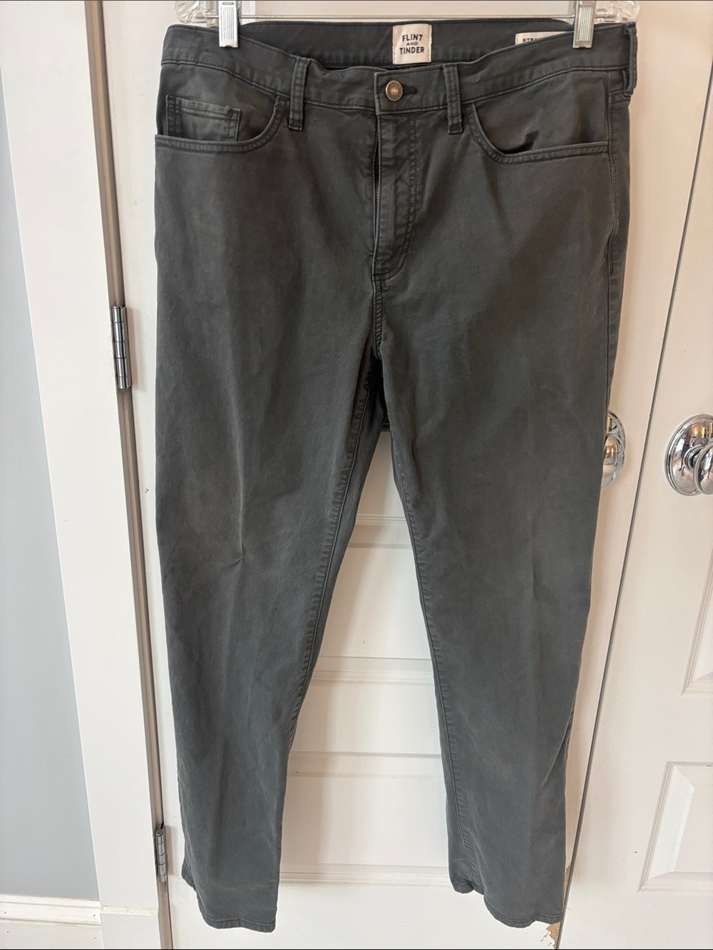 Flint and Tinder 365 5-pocket Men's Straight Jeans in Charcoal